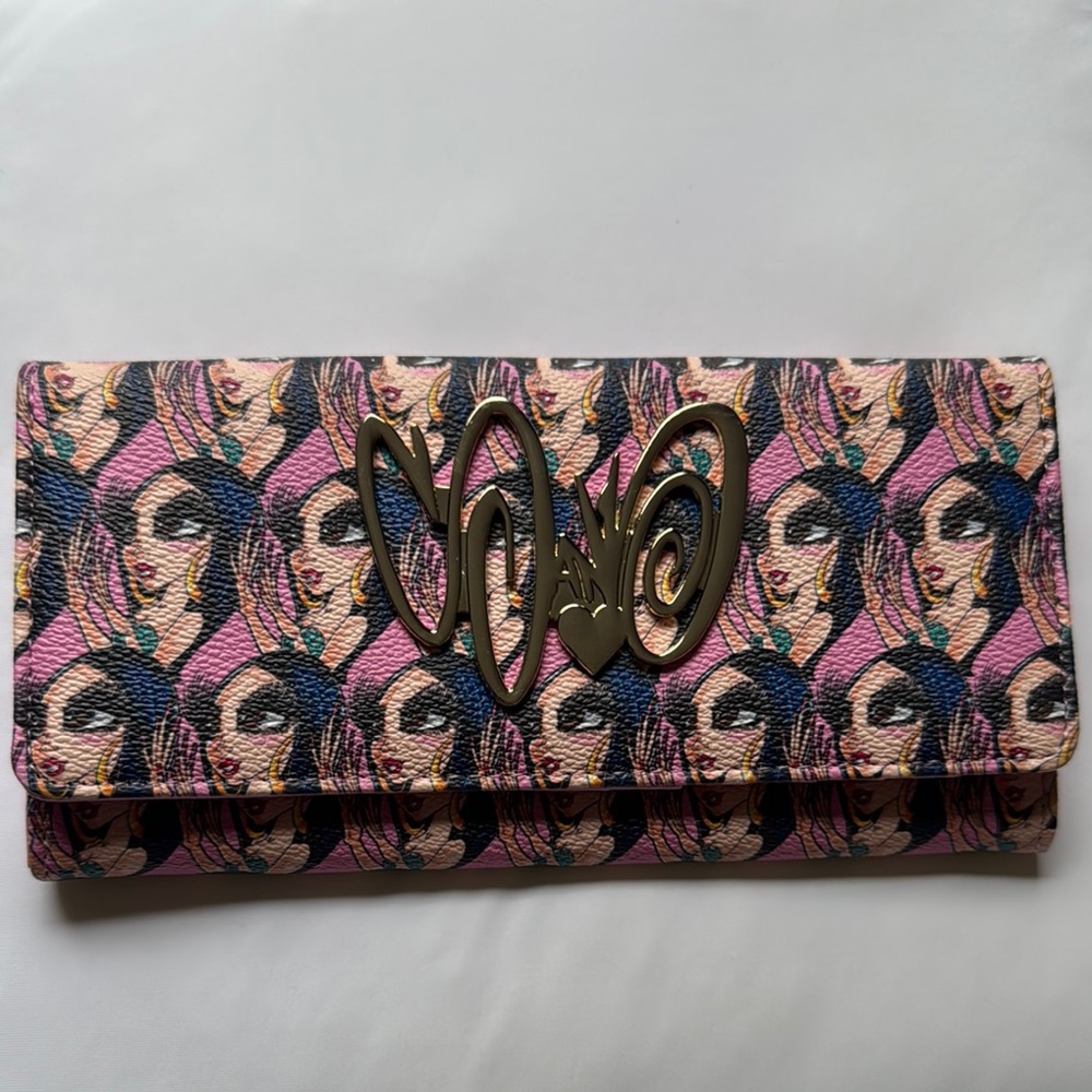 Sandoner Magenta Wallet with Sand Doll Face Design